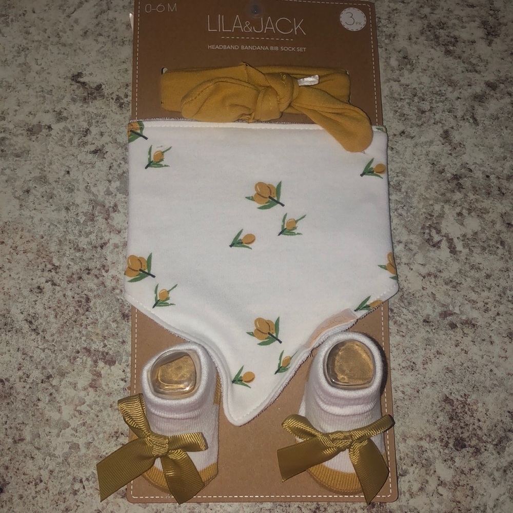 Lila&Jack Olive Headband/Bib/Sock Set 0-6 M